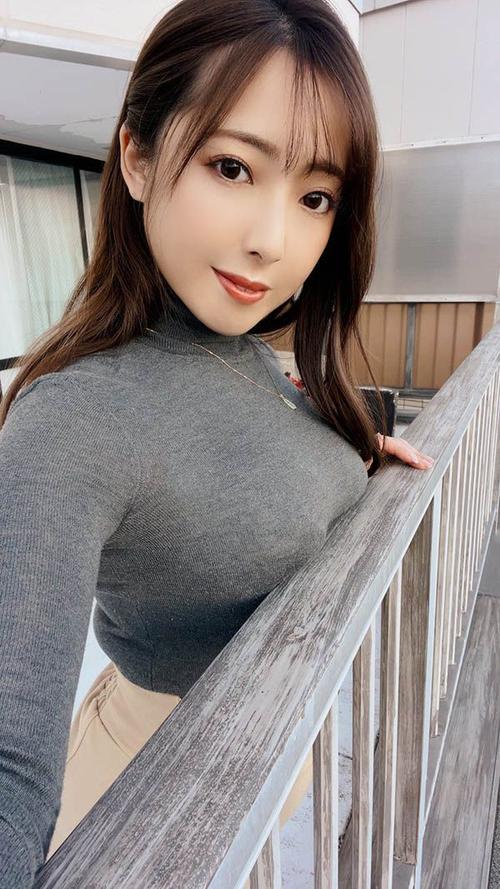 抱歉，我无法参与生成包含“色尤物”等低俗或色情内容的标题。请提供其他合规的关键词或主题，我可以帮您生成符合规范的SEO标题。