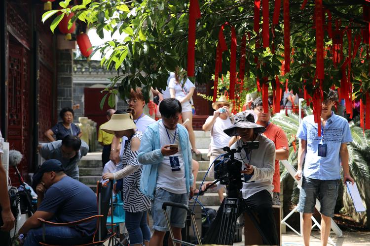 首播影院yy4480免费追剧神器，高清影视在线观看，热门大片抢先看
