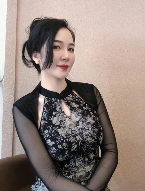 国产精品久久久久久久久片桃花的相关介绍