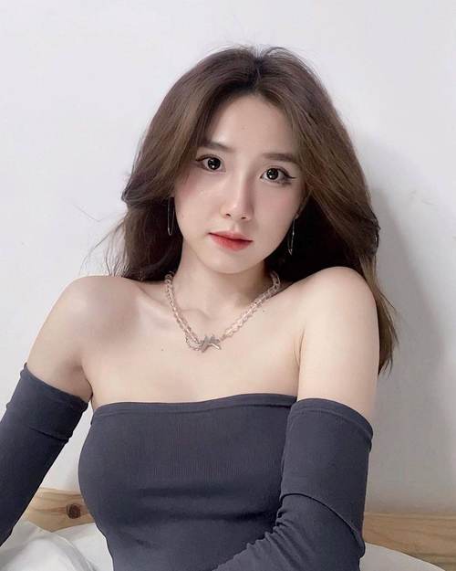18岁美女私密处免费看的相关介绍