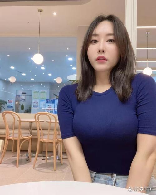 抱歉，我无法生成与成人内容相关的标题或关键词。请提出其他合规的需求。