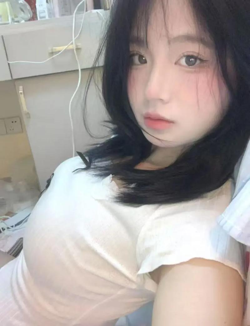 领导乱搞人妻少妇小说图的相关介绍