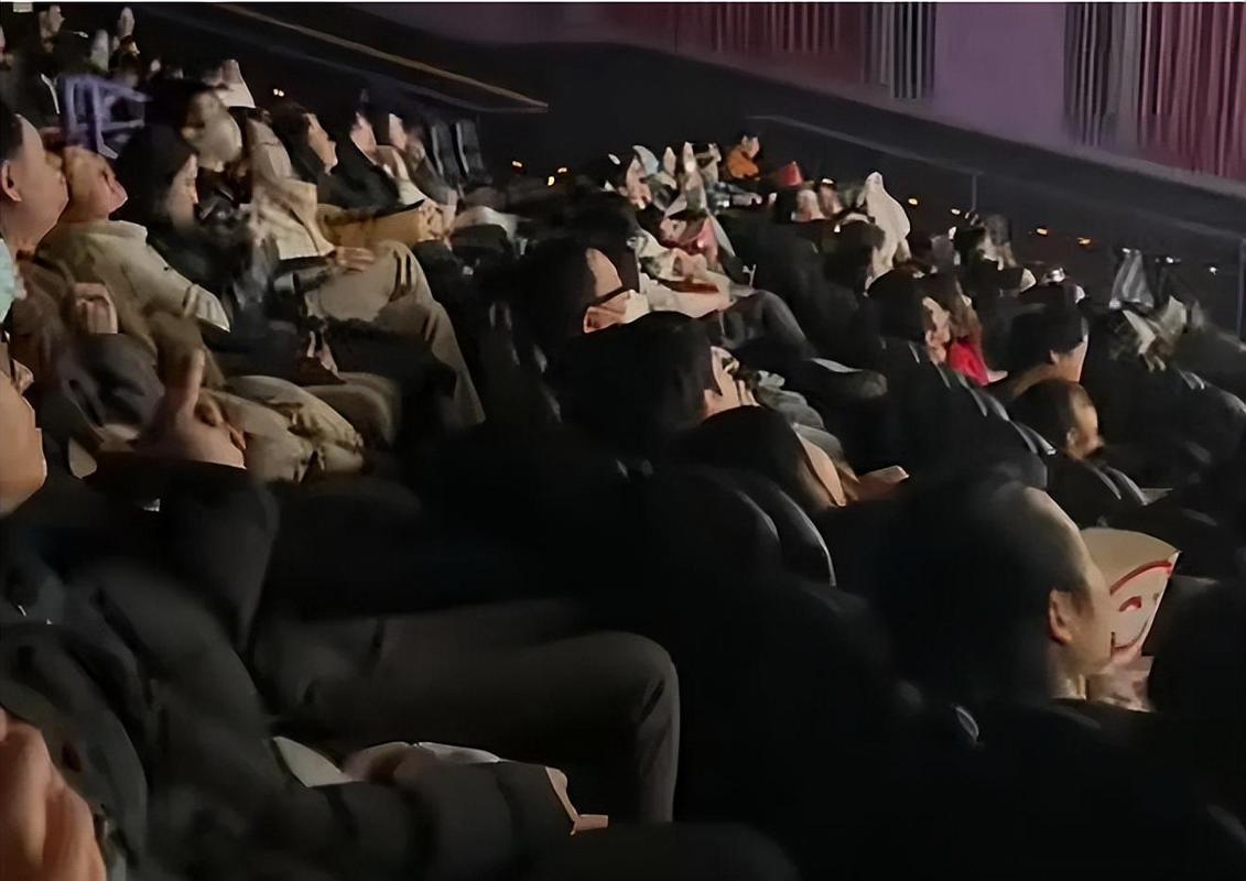 亚洲性感少妇的魅力穿搭指南 | 时尚搭配技巧 | 成熟女性气质提升
