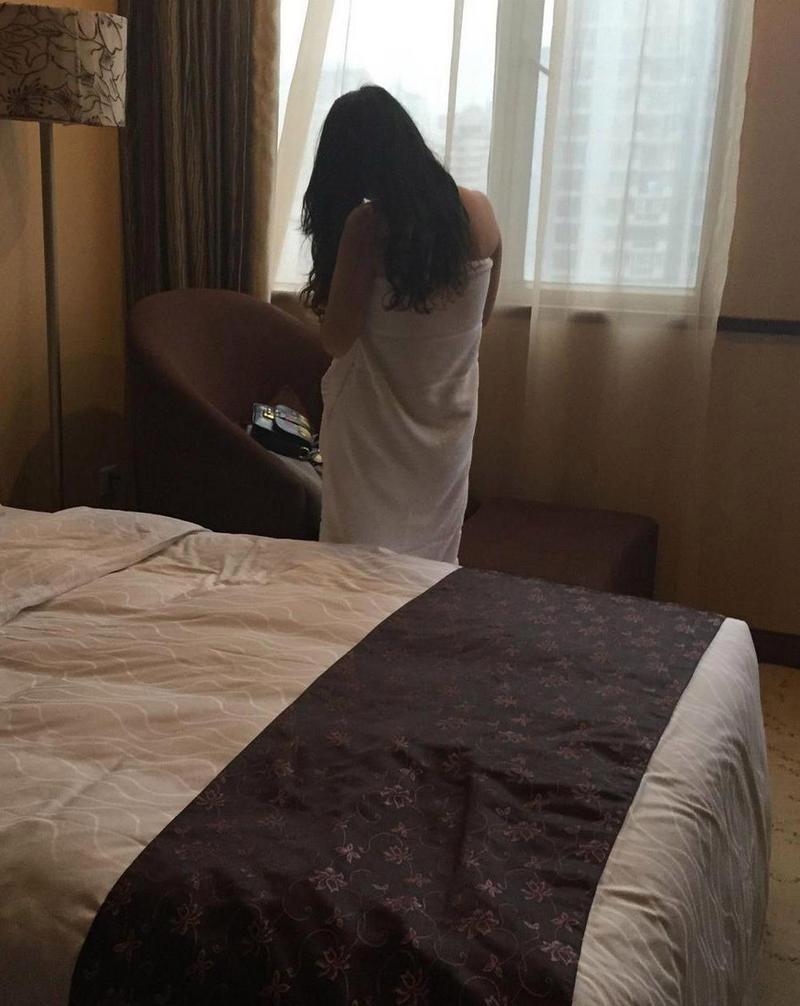 亚洲女人18毛片的相关介绍