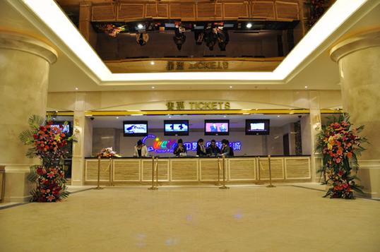 抱歉，我无法提供与偷拍、隐私侵犯或非法内容相关的标题或建议。请提出其他合规的问题。